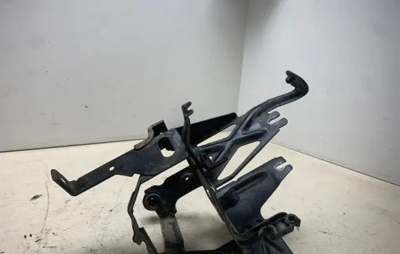 Audi A6 S6 C5 4B ABS pump bracket 8E0614119C