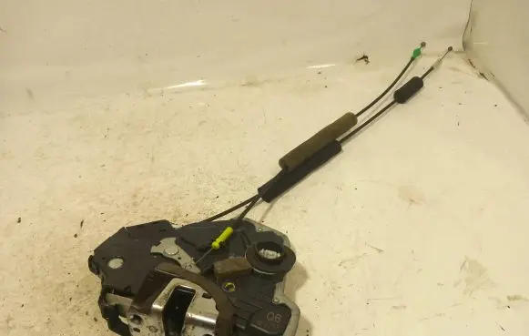 Lexus IS 220D-250-350 Front door lock