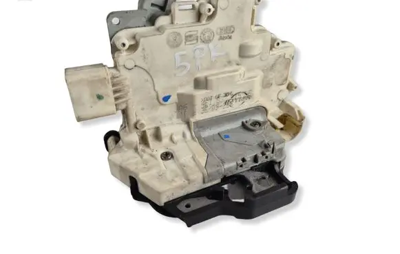 Audi A6 S6 C6 4F Front door lock 4F1837015E