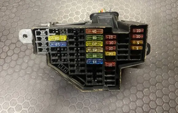 Volkswagen Golf VI Fuse module 1120907316