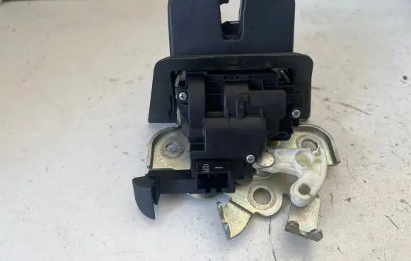 Audi A4 S4 B8 8K Loading door lock 