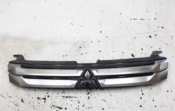 Mitsubishi Outlander Front bumper upper radiator grill 7450A980 7450A959