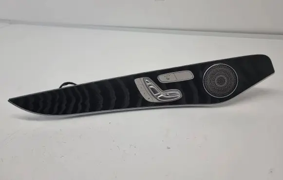 Mercedes-Benz GLC C253 Other front door trim element A2057202780