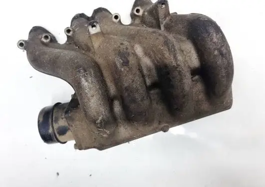 Volkswagen Golf III Intake manifold 028129713C