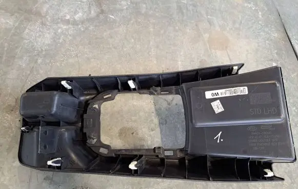 Volkswagen Transporter - Caravelle T5 Armrest 2013051400845