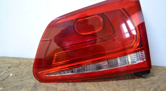 Volkswagen Touareg II Tailgate rear/tail lights 7P6945094C
