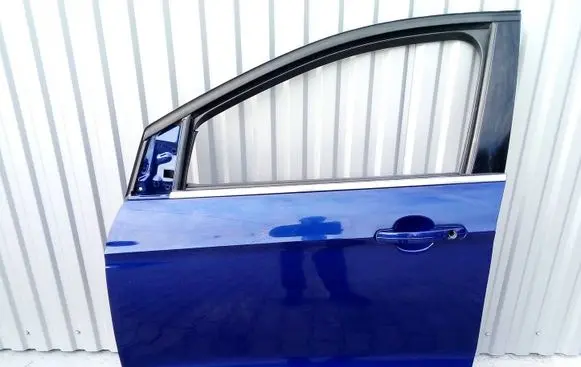 Ford Kuga II Front door