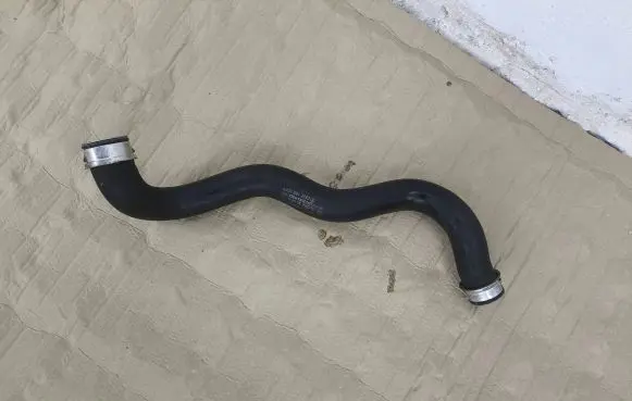 Mercedes-Benz C W204 Engine coolant pipe/hose A2045013182
