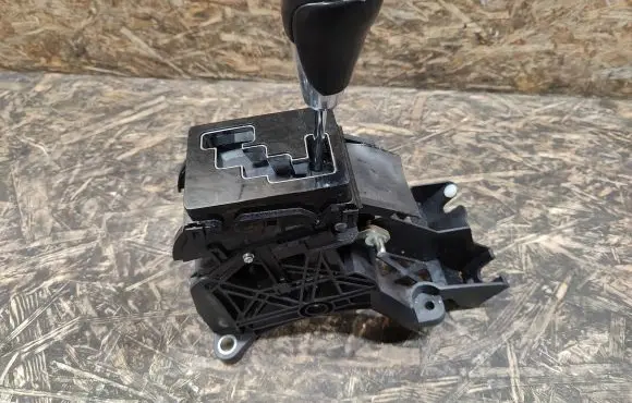 Mazda CX-9 Gear selector 75C351LH