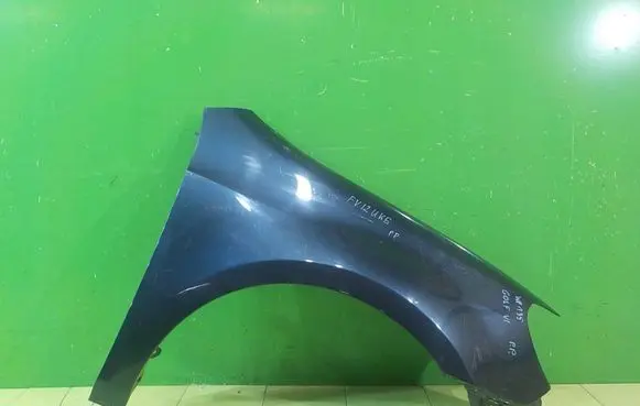 Volkswagen Golf VI Fender PRZOD PRAWY