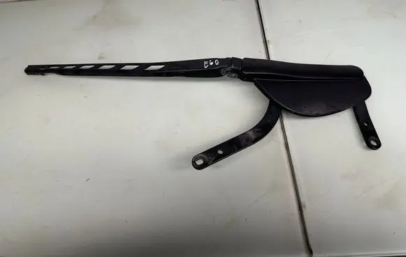 BMW 5 E60 E61 Front wiper blade arm 9449958 61619449958