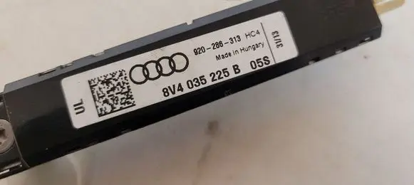 Audi A3 S3 8V Aerial antenna amplifier 8V4035225B