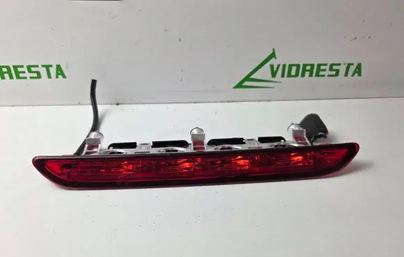 Third/center stoplight