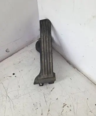 Volkswagen PASSAT B6 Accelerator throttle pedal 1K1721503L 6PV00860000