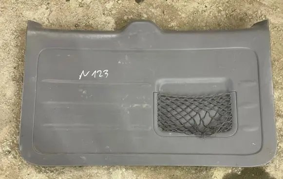 Toyota RAV 4 (XA20) Tailgate trim