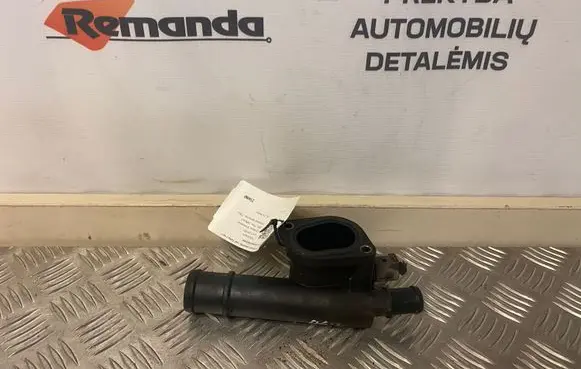 Volkswagen Golf V Engine coolant pipe/hose 038121132D