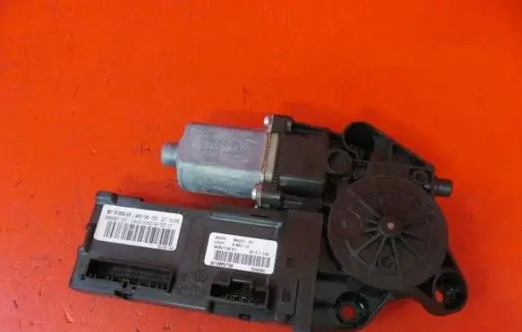 Renault Megane III Front door window regulator motor 807310004R 966367101 966315101