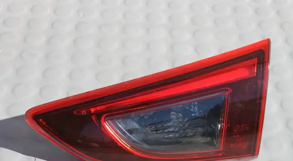 Tailgate rear/tail lights