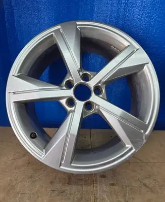 Audi A1 R17 alloy rim 82A601025G