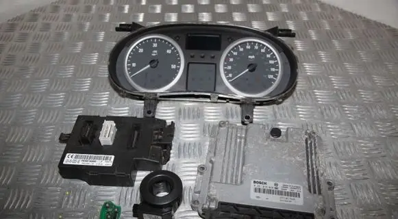 Opel Vivaro Engine control unit/module 0281019840 237101754R 8200826300