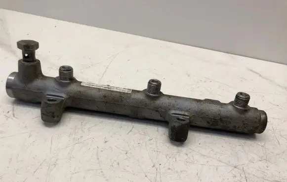 Audi A5 8T 8F Fuel main line pipe 059130090AH 1J0000017