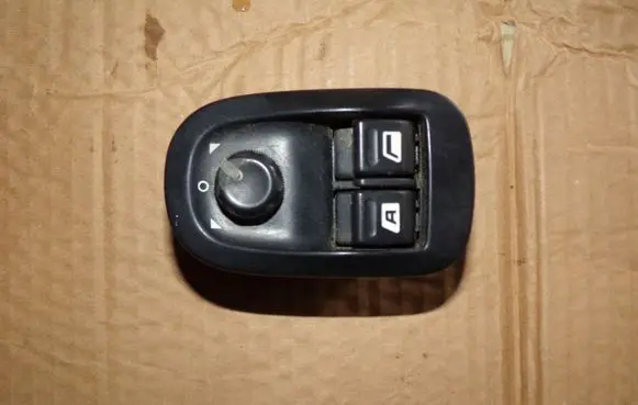 Peugeot 206 Wing mirror switch