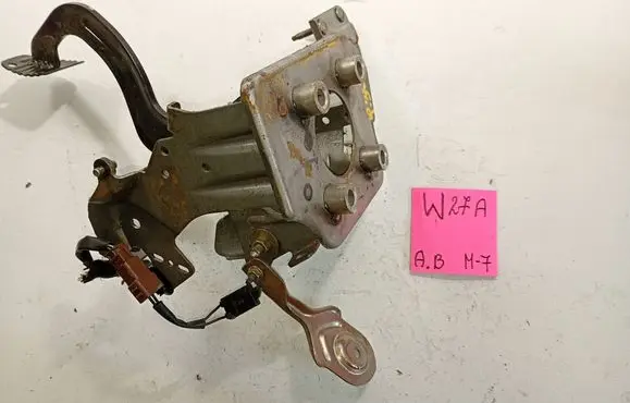 Skoda Fabia Mk1 (6Y) Brake pedal 1212121