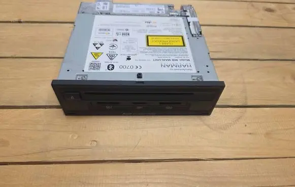 Audi A3 S3 8V Radio/CD/DVD/GPS head unit 8V0035035E