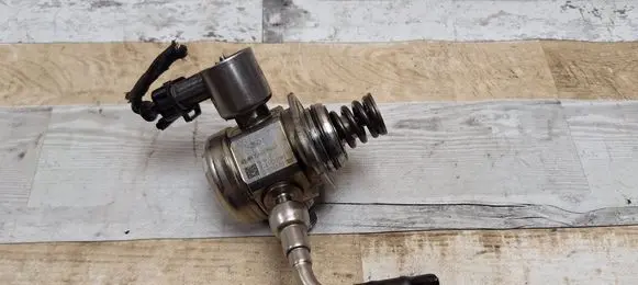 Ford Focus Fuel injection high pressure pump 0261520095 2009763005