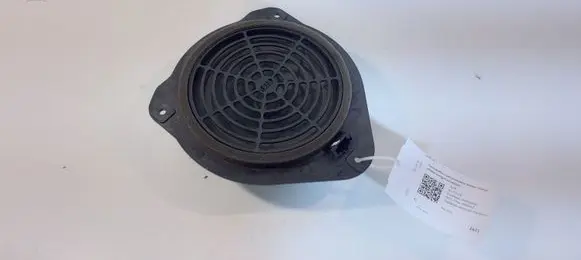 Audi A1 Front door speaker 8X0035411