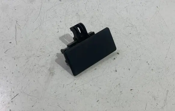 Ford Mondeo Mk III Glove box handle 2861A06104AA