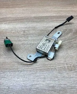 Subaru Forester SG Aerial antenna amplifier 86327SA020 0G040886