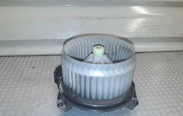 Toyota Yaris Heater fan/blower 2727003010