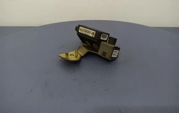 Volkswagen New Beetle ESP acceleration yaw rate sensor 1J0907657