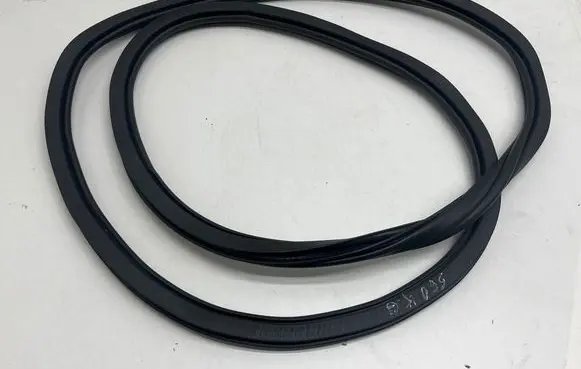 Volvo S60 Rear door rubber seal (on body)