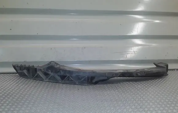 Skoda Octavia Mk2 (1Z) Front bumper mounting bracket 1Z0807184D