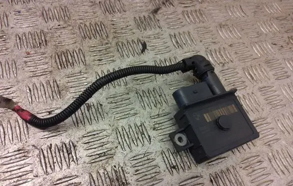 BMW 1 E82 E88 Glow plug pre-heat relay 779800007
