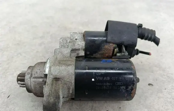 Volkswagen Golf V Starter motor 02T911023R