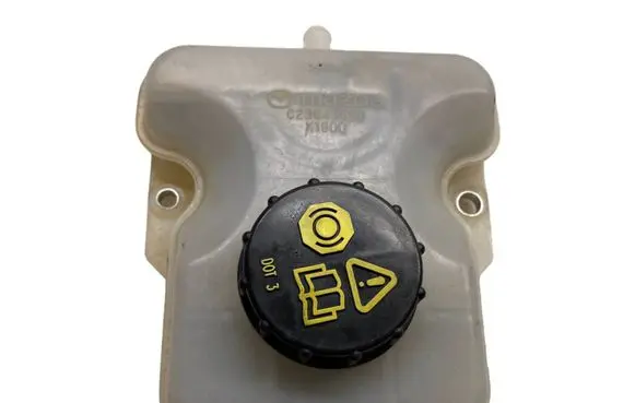 Mazda 5 Brake fluid reservoir C23643550
