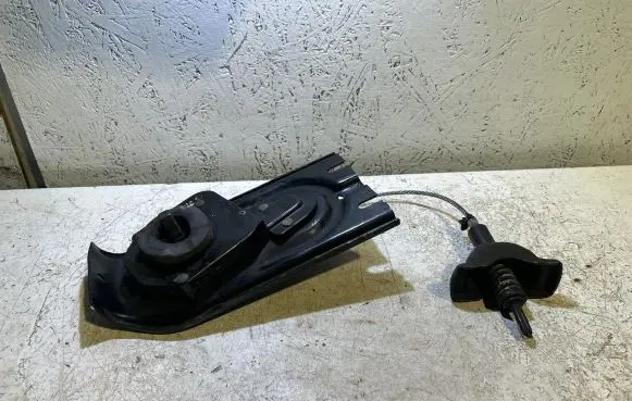 Dodge Durango Spare wheel mounting bracket 68145504AD