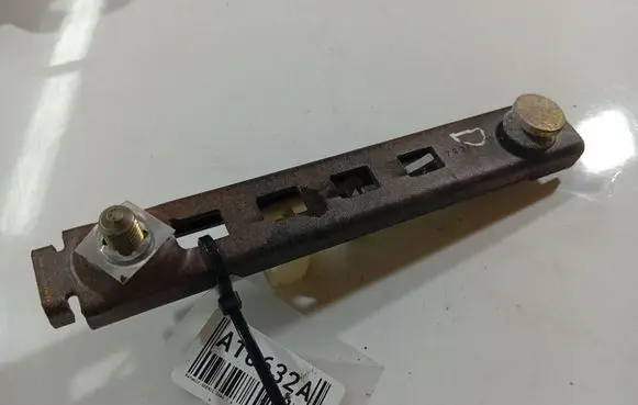 Renault Scenic II - Grand scenic II Seat belt adjustment rail 