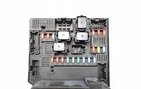 Nissan Qashqai Fuse box set 284B7JD01B 519136329 1017180031