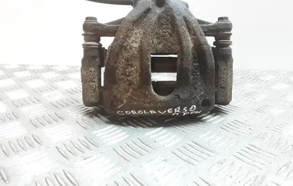 Toyota Corolla Verso E121 Front brake caliper
