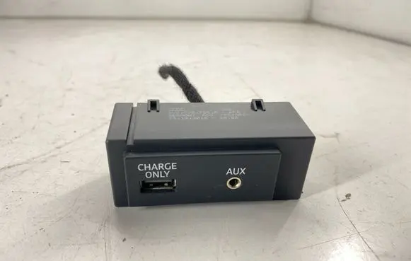Audi A3 S3 8V USB socket connector 8V0035726A 14102015