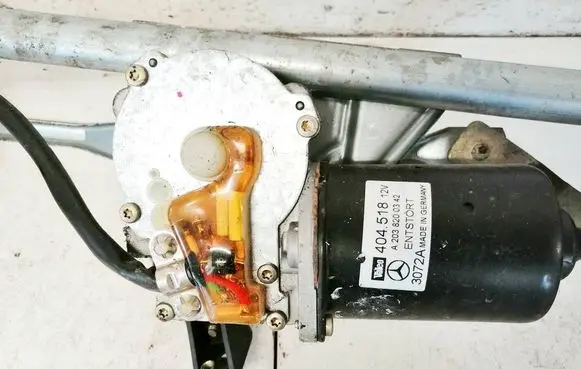 Mercedes-Benz C W203 Wiper motor a2038200342 40451812v