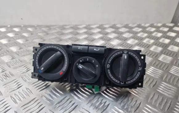 Volkswagen Transporter - Caravelle T5 Climate control unit 7H0820045AC