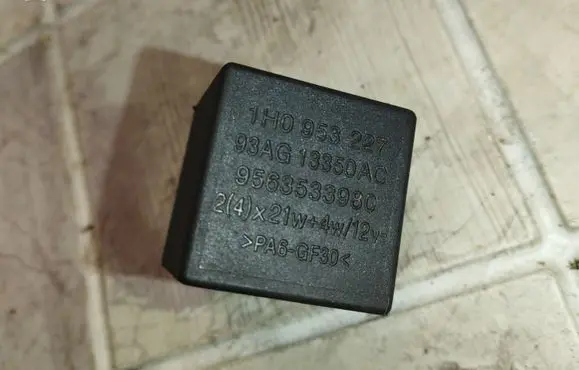Volkswagen Polo III 6N 6N2 6NF Other relay 1H0953227