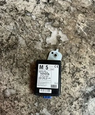 Toyota RAV 4 (XA40) Door central lock control unit/module 8974042050