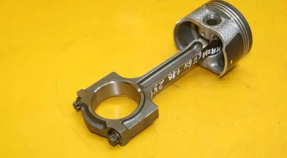Mazda 6 Piston with connecting rod L801