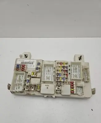 Ford Focus Fuse module 8M5T14014 F0369C 7M5T14A073